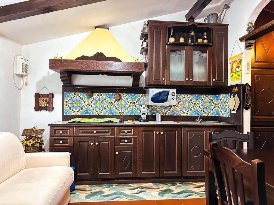 Free Parking La Bianca Neve Cottage Castel Di Sangro Exterior photo
